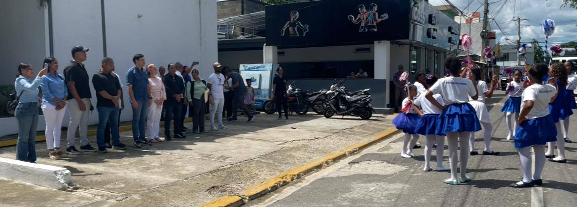 Alcaldía Baitoa tubo el honor de recibir en sus instalaciones a ritmo de batón vale al ministro de cultura Roberto Ángel Salcedo