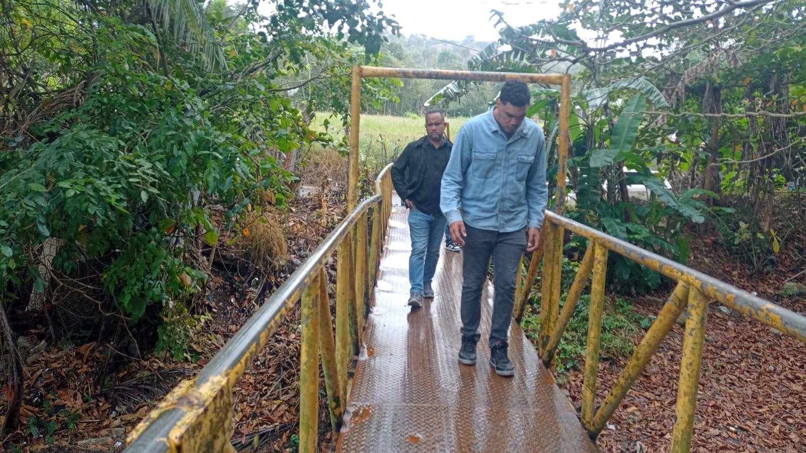 Avanzan los trabajos de reestructuración y mantenimiento del puente peatonal que va de La Jagua a la Cruz Roja