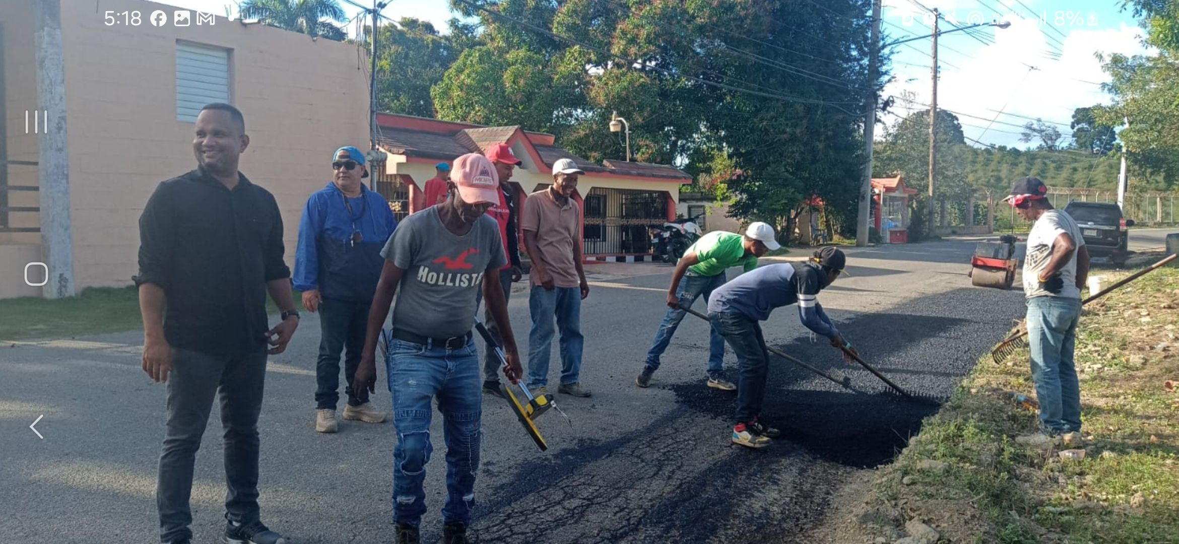 Avanzan trabajos de bacheo y recapeo en vías principales de Baitoa